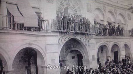 AYUNTAMIENTO REPLETO GENTE