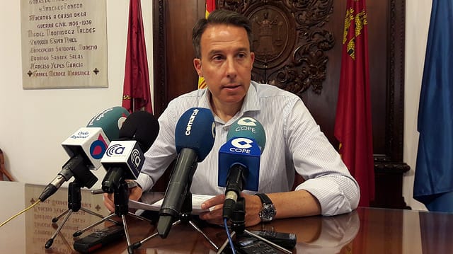 PENCHO GIL ANUNCIA LAS OBRAS DEL CENTRO LOGISTICO DE LIMUSA