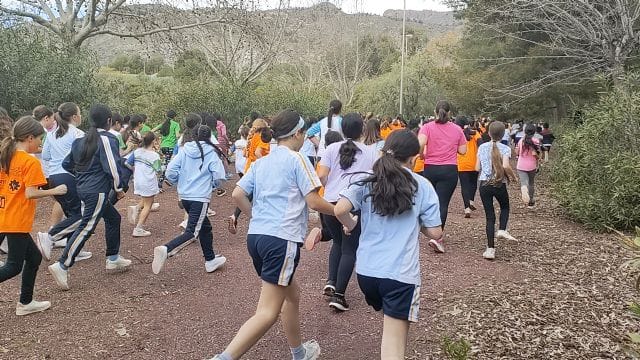 Más de 11.700 estudiantes de Lorca se han sumado este curso al programa de Deporte Escolar, 400 más que el curso anterior