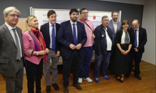 CARM AUMENTA PROFESIONALES EN SALUD MENTAL