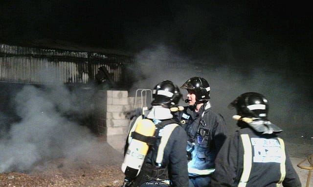 Servicios de Emergencia acudieron a sofocar un incendio de industria en Lorca.