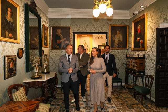 La Casa de Guevara recupera seis pinturas sobre cobre flamencas, del siglo XVII, tras su restauración por parte del Gobierno Regional