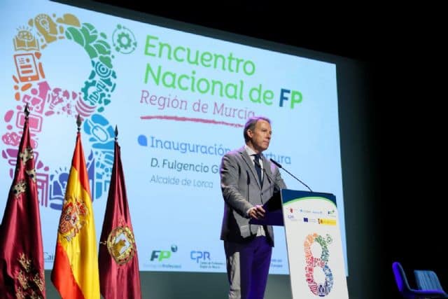 fulgencio gil destaca el papel estratégico de la formación profesional en lorca como motor de la creación de empleo y del desarrollo económico