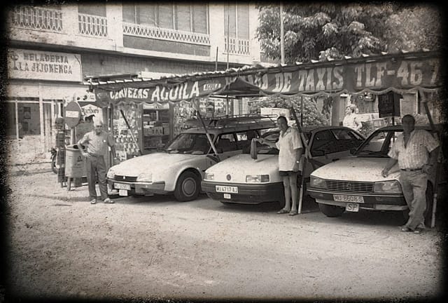 PARADA DE TAXIS DE PLAZA SAN VICENTE 1978