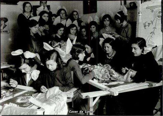 BLAS ALEDO BORDADORAS PASO AZUL 1930