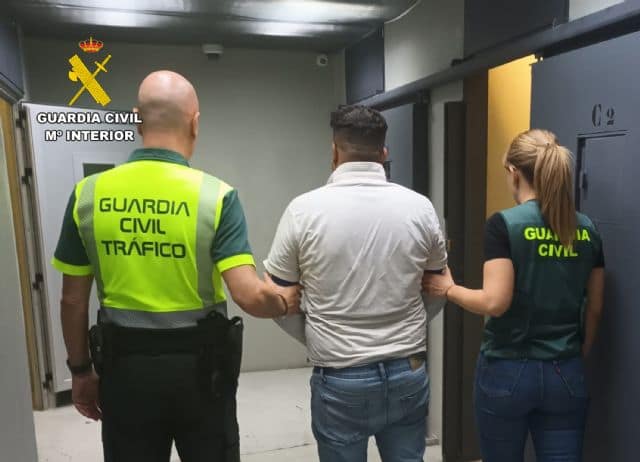 La Guardia Civil detiene a un conductor por atropellar a un peatón, que murió, y abandonarlo en el lugar del siniestro vial