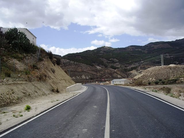 CARRETERA C-15 PANTANO PUENTES
