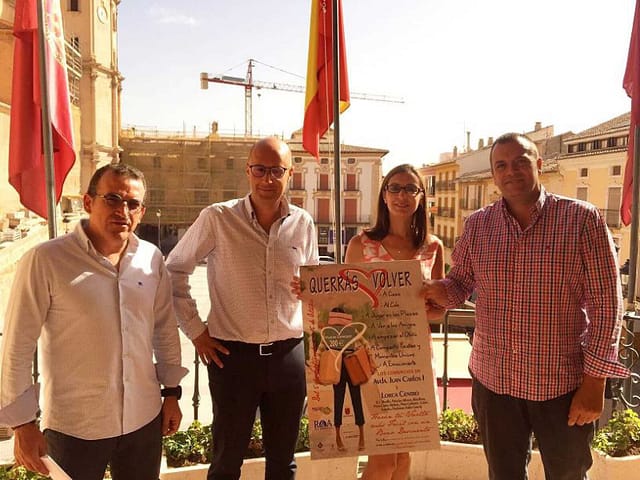 Ayuntamiento y Unión de Comerciantes ponen en marcha la campaña ''Querrás volver'' con la que los lorquinos podrán ganar un bono descuento de 200 euros