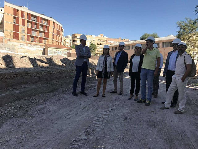Las obras de las zonas deportivas de los institutos Ros Giner e Ibáñez Martín de Lorca avanzan según lo previsto